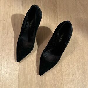 Dolce & Gabbana black velvet pumps size 36